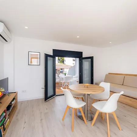 Apartment White *